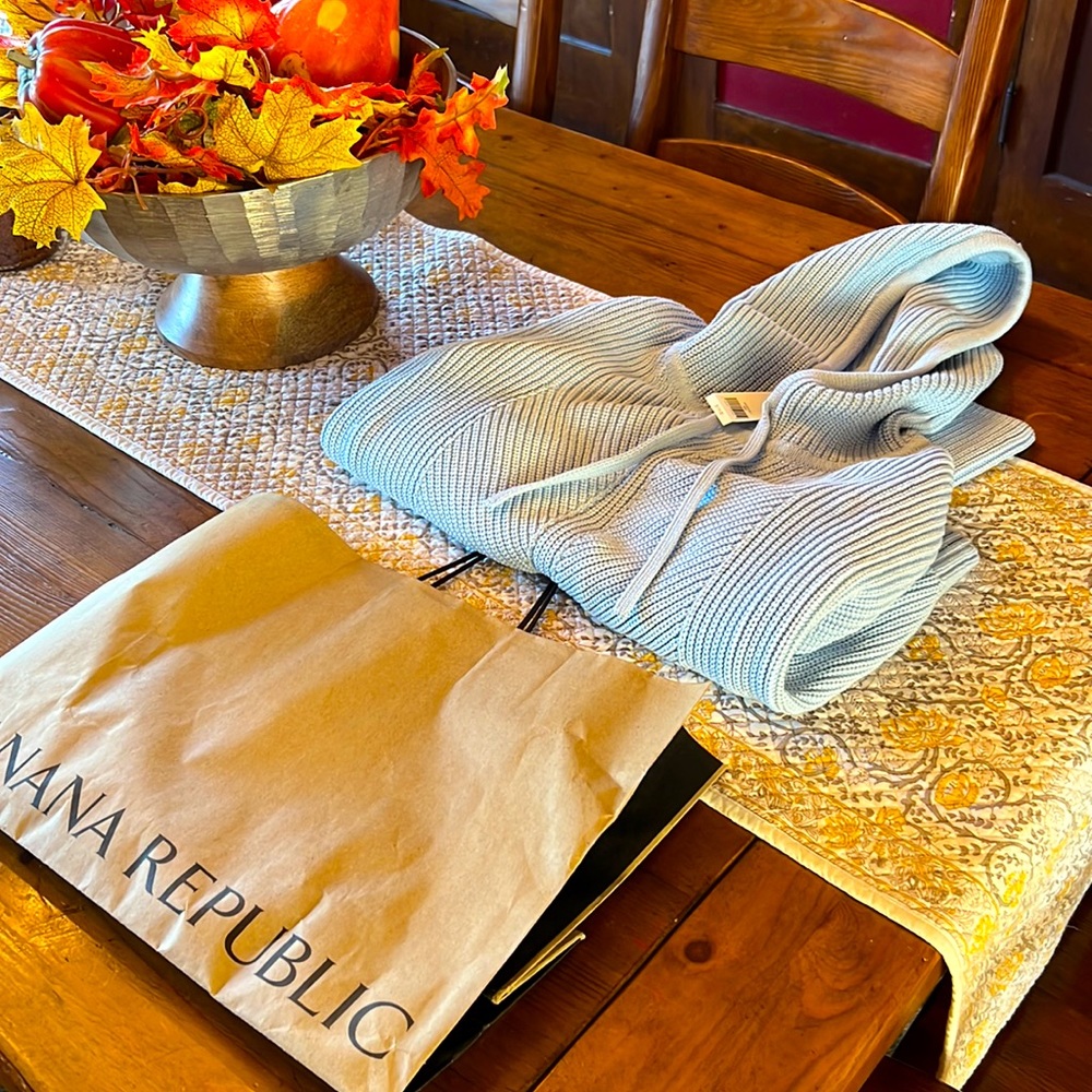 NWT Banana Republic baby blue crop sweater medium